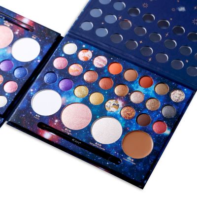 Make up kit